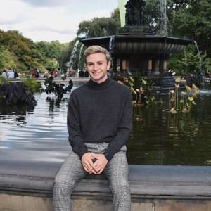 Meet your Posher, Jonathan